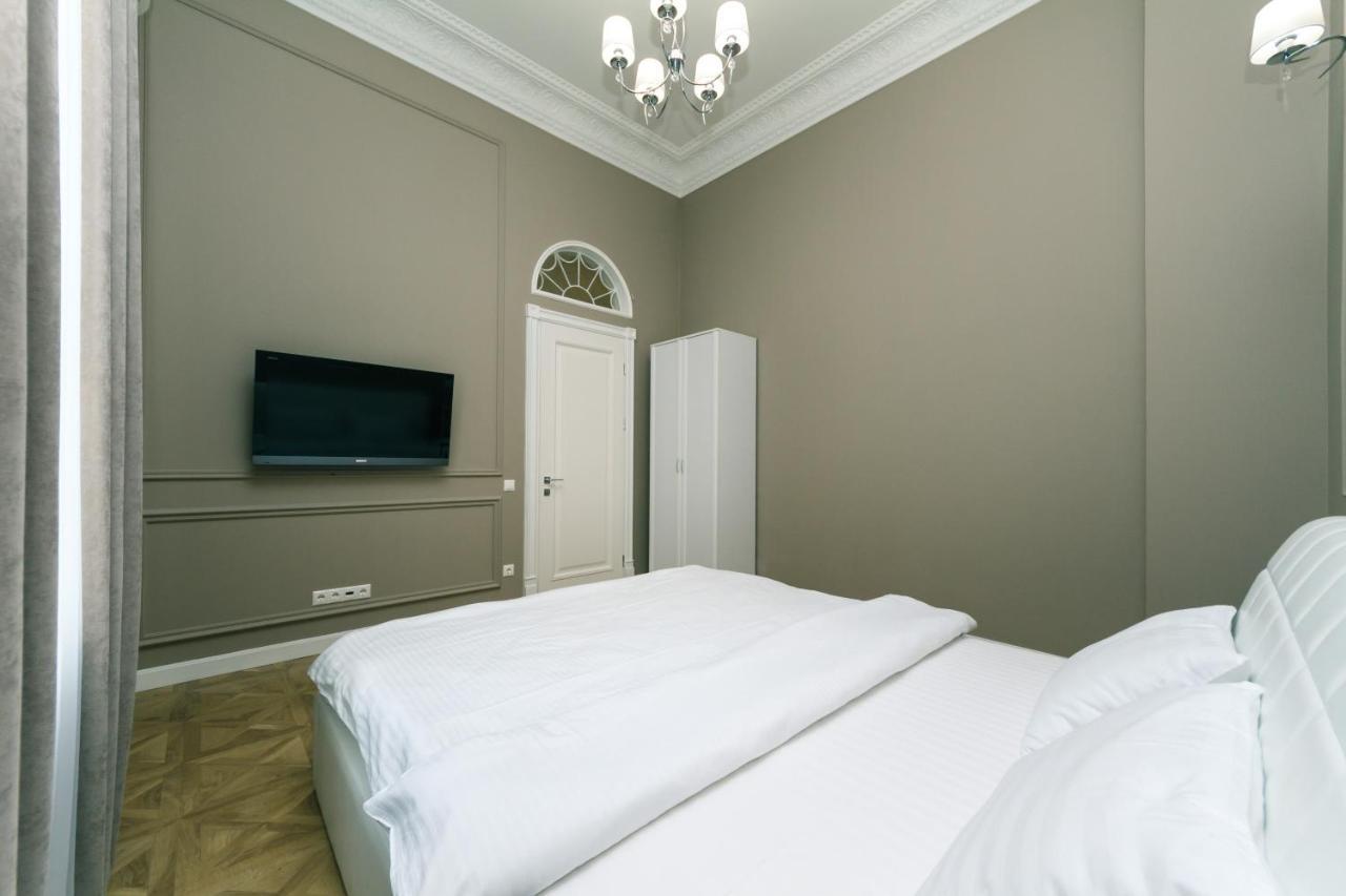 Vip Apartment Near Kreschatyk, 31А Pushkinska Street Kiev Exterior foto