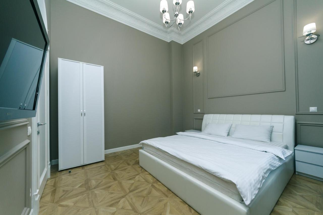 Vip Apartment Near Kreschatyk, 31А Pushkinska Street Kiev Exterior foto