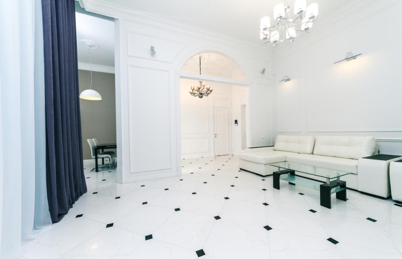 Vip Apartment Near Kreschatyk, 31А Pushkinska Street Kiev Exterior foto